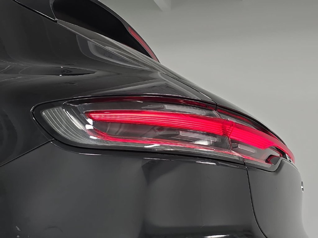 Certified 2024 Porsche Macan S AWD/4WD image 30
