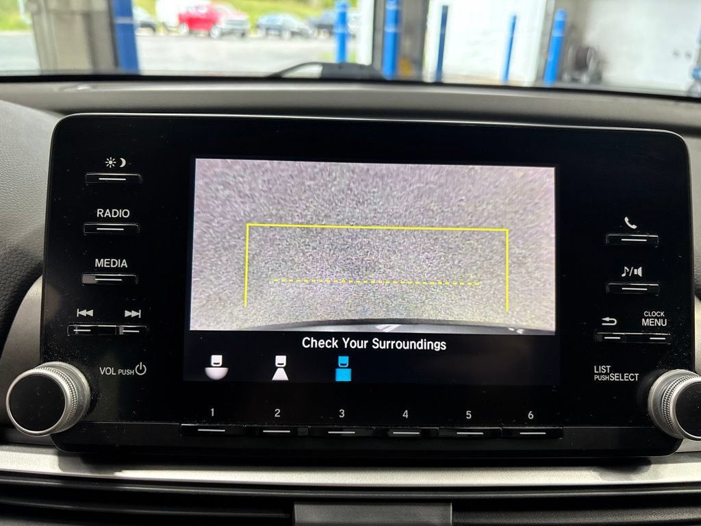 Used 2018 Honda Accord LX image 19