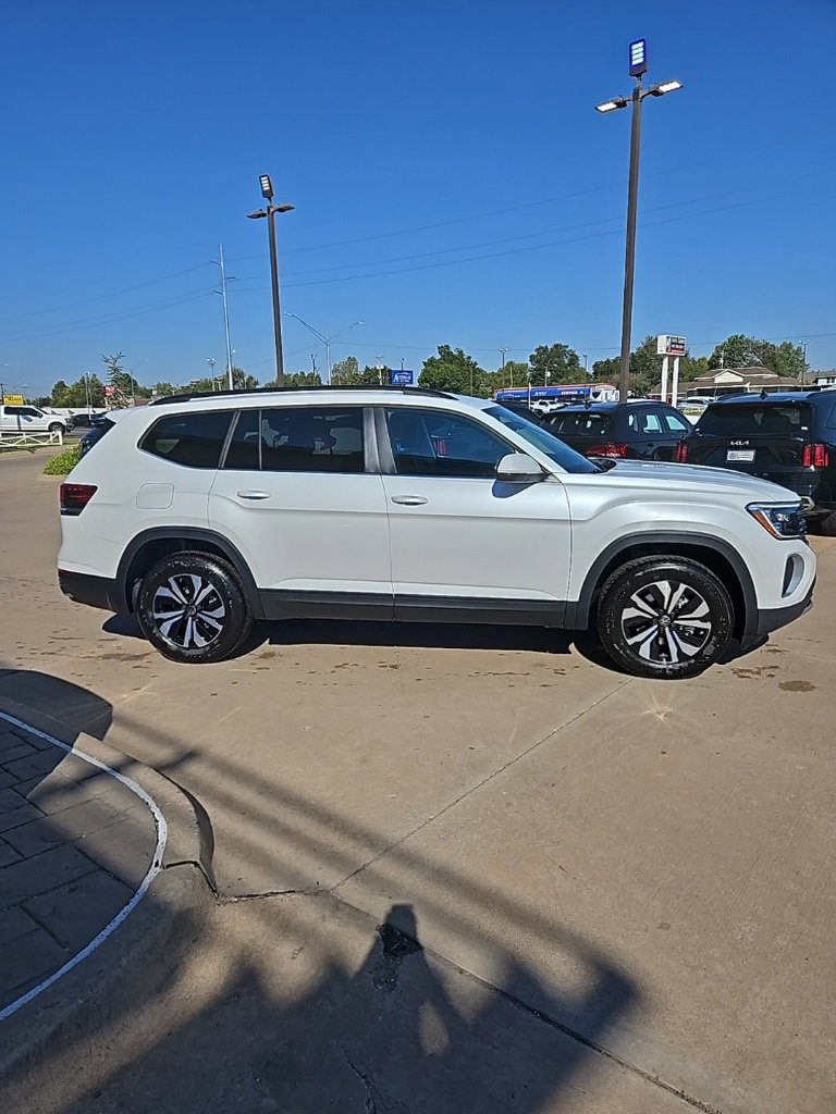 New 2026 Volkswagen Atlas SE image 4