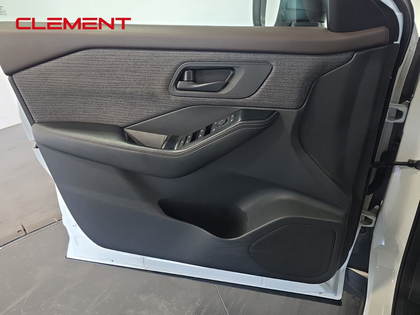 Used 2021 Nissan Rogue S image 24