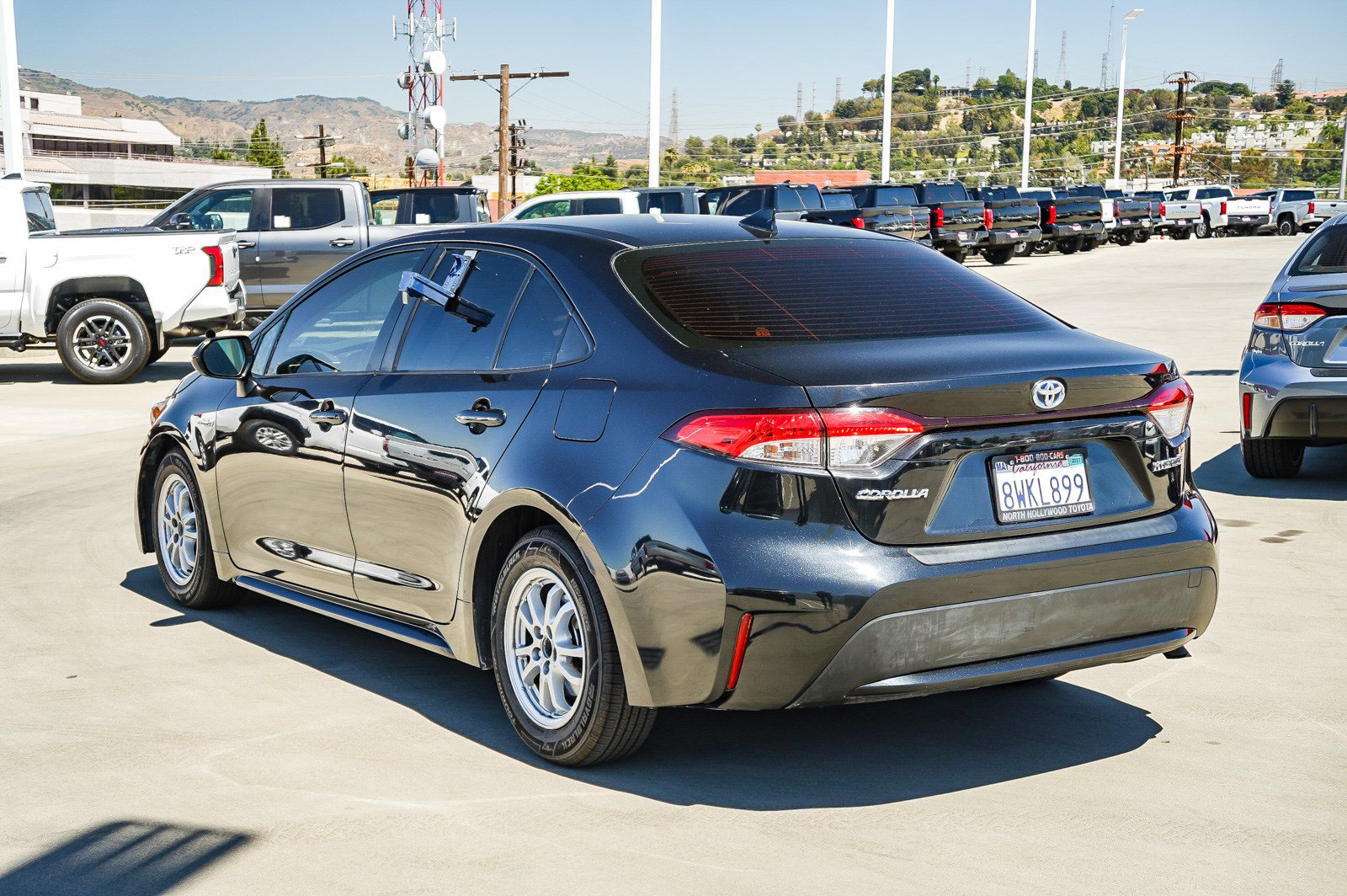 Used 2021 Toyota Corolla LE w/ Carpet Mat Package (TMS) FWD image 5