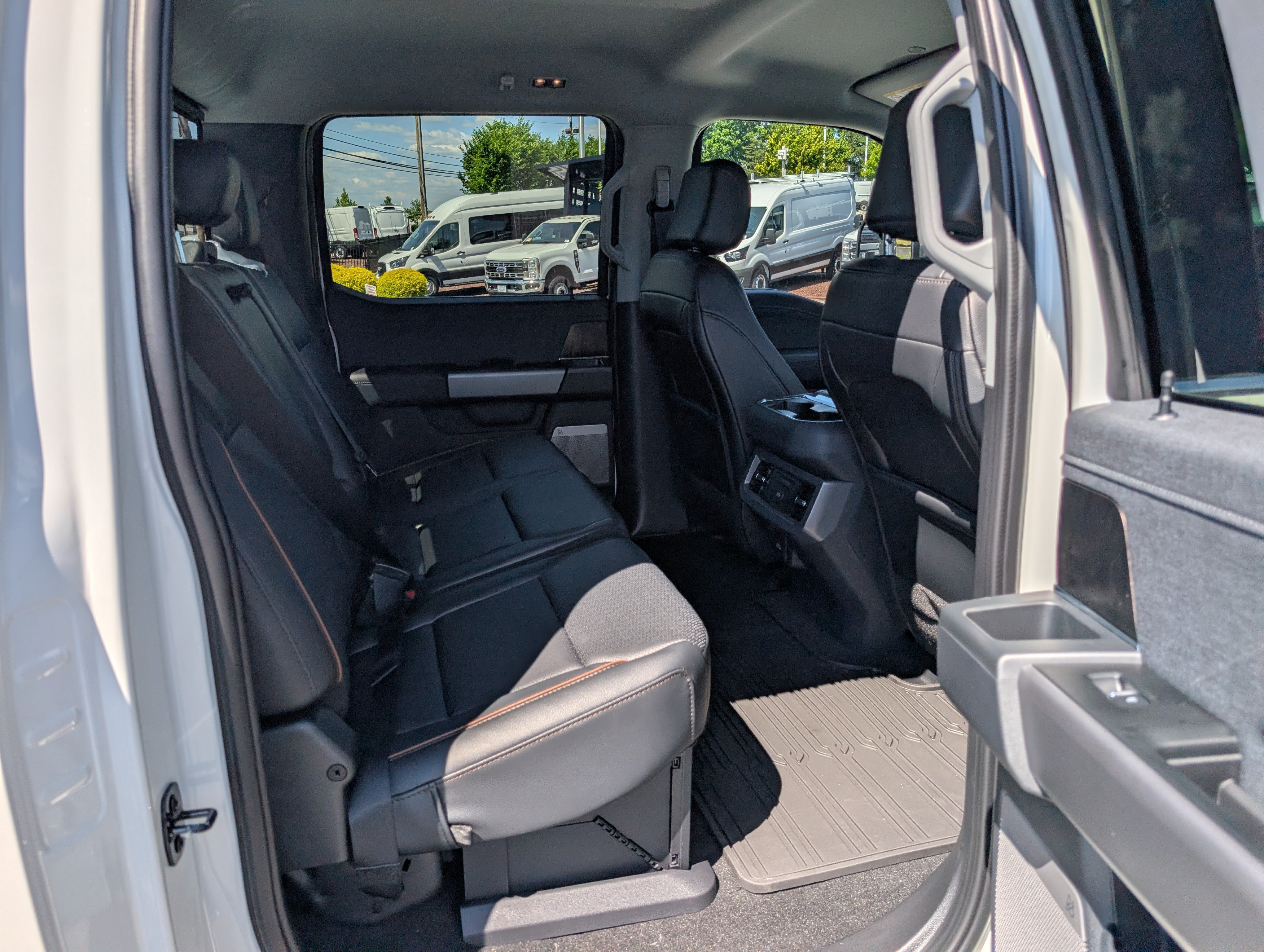 New 2026 Ford F250 Lariat w/ Chrome Package AWD/4WD image 8