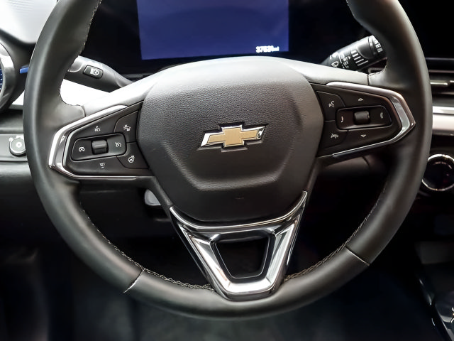 Used 2025 Chevrolet Trax LT w/ LT Convenience Package FWD image 14