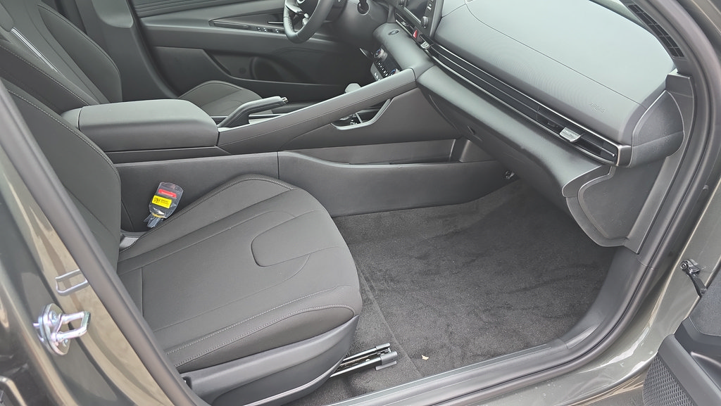 New 2026 Hyundai Elantra Sport FWD image 13