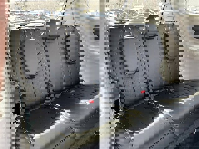 Used 2024 Chrysler Pacifica Touring-L image 26