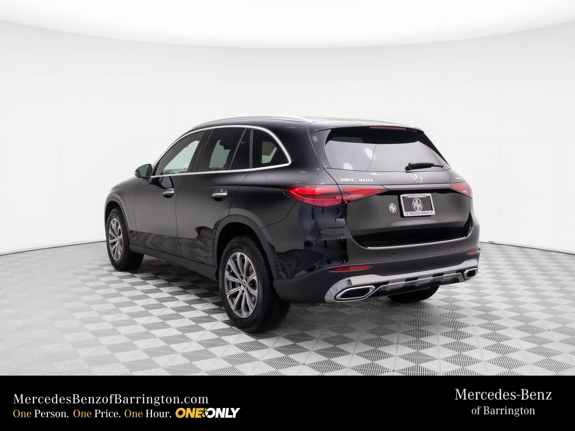 New 2025 Mercedes-Benz GLC 300 4MATIC image 3