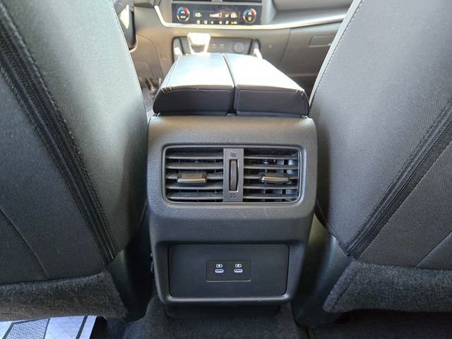 Used 2025 Nissan Rogue SV image 13