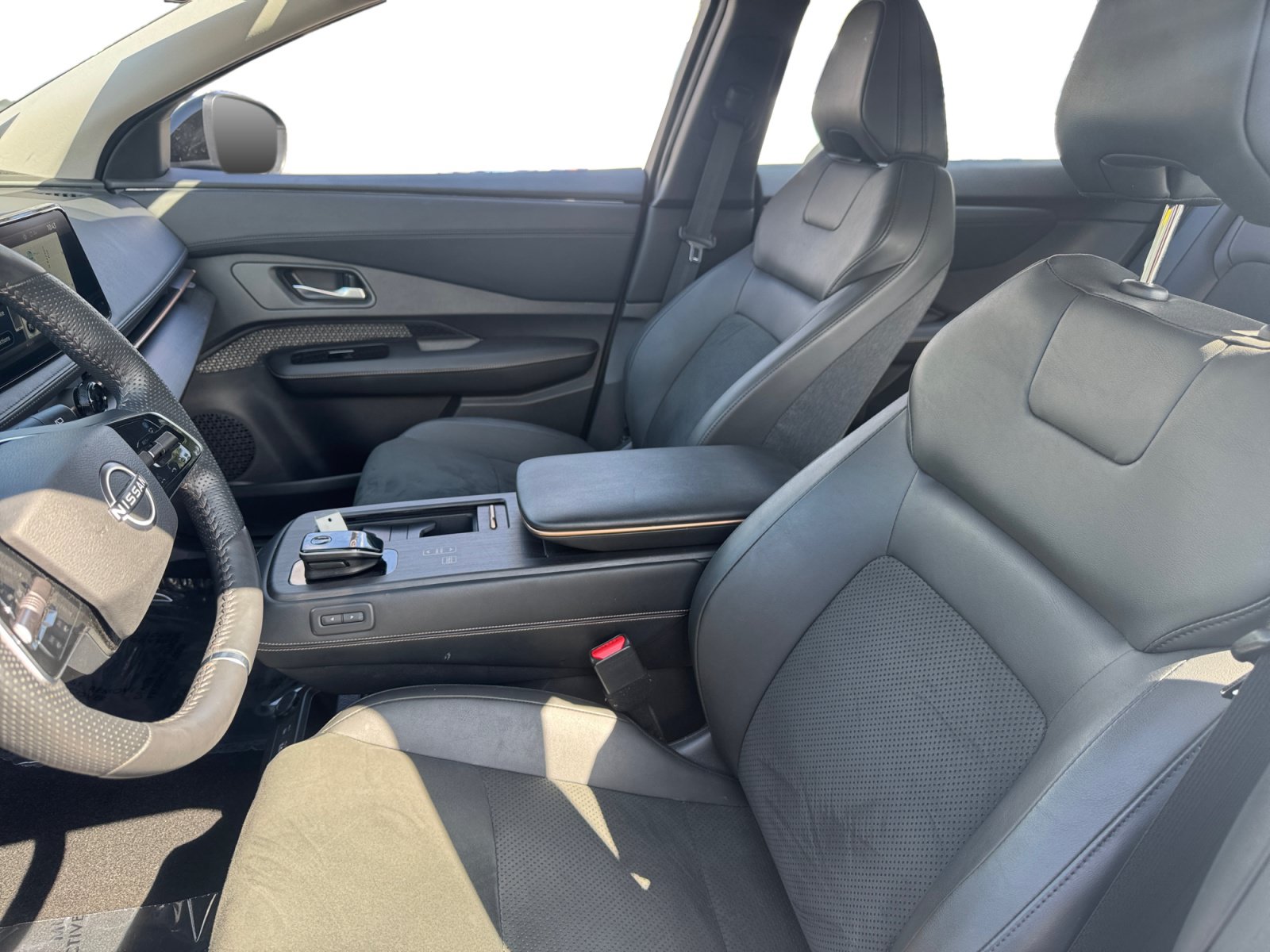 Used 2024 Nissan Ariya AWD image 9