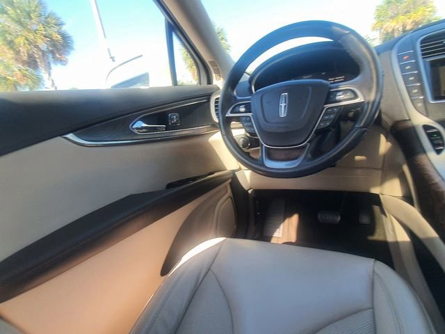 Used 2019 Lincoln Nautilus Select image 12