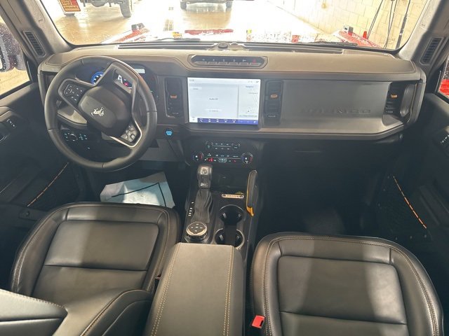 Used 2024 Ford Bronco Badlands image 16