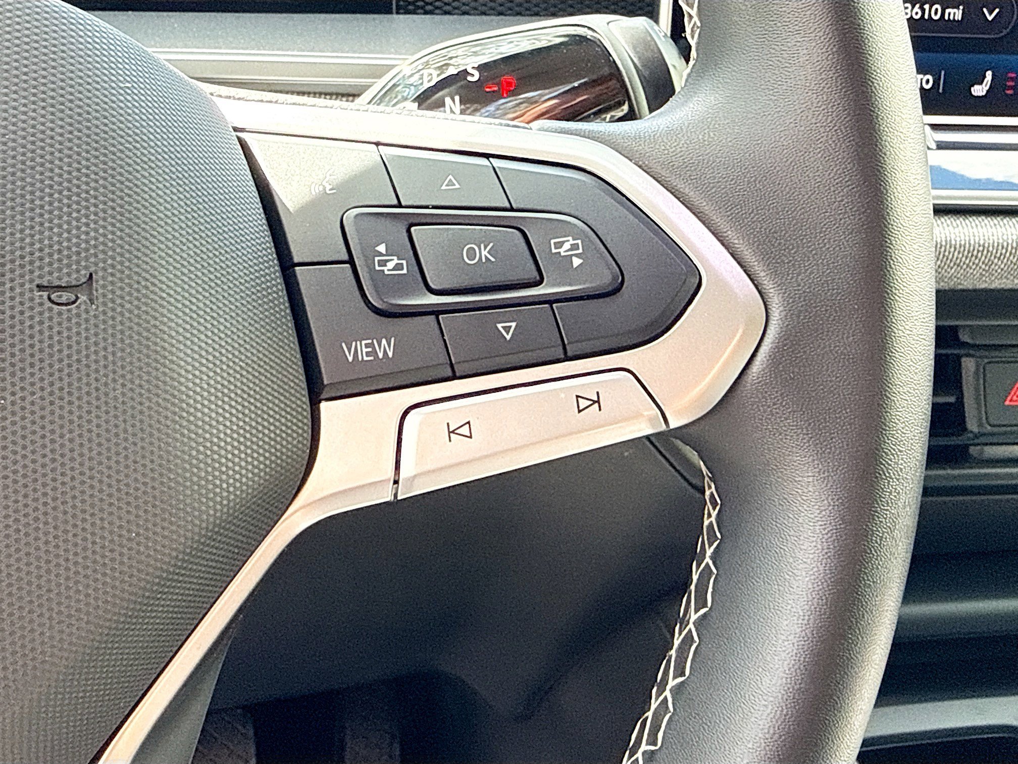 Used 2025 Volkswagen Tiguan S image 36