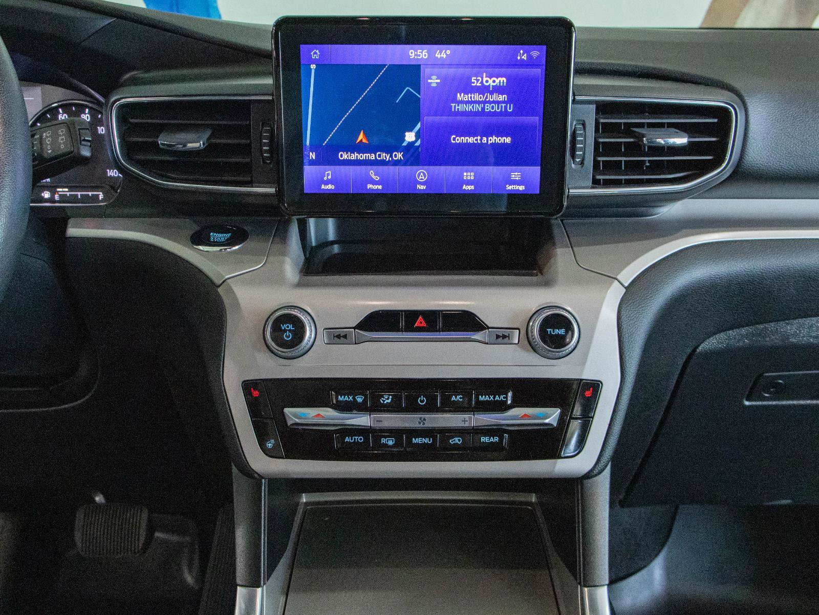 Used 2023 Ford Explorer XLT w/ Equipment Group 202A image 4