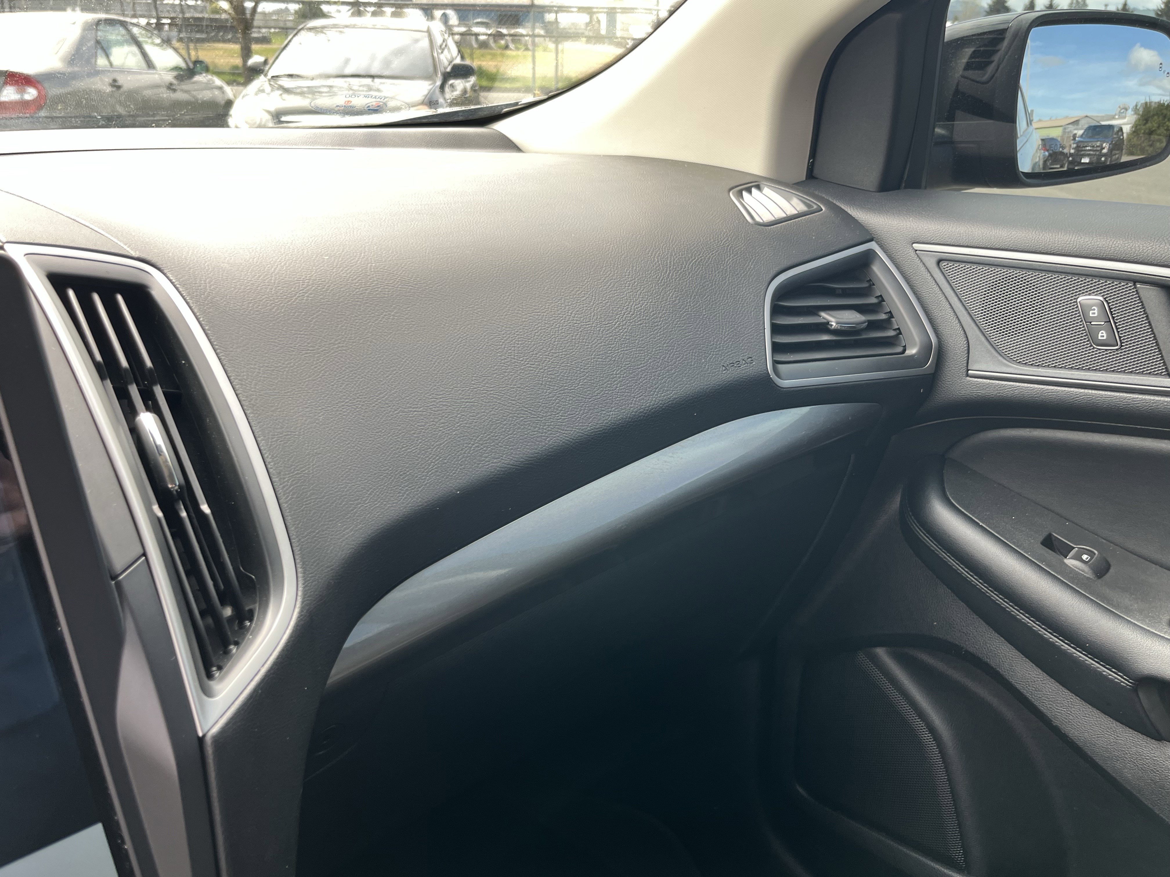 Used 2022 Ford Edge SE w/ Black Appearance Package image 22