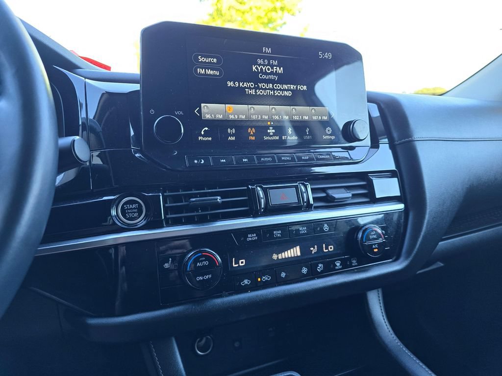 Used 2023 Nissan Pathfinder SL w/ Lighting Package (N92) FWD image 19