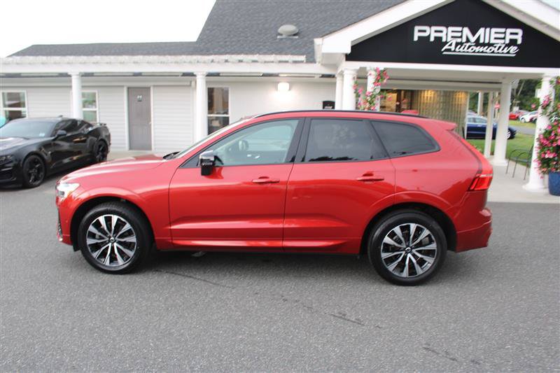 Used 2024 Volvo XC60 B5 Plus w/ Climate Package AWD/4WD image 5