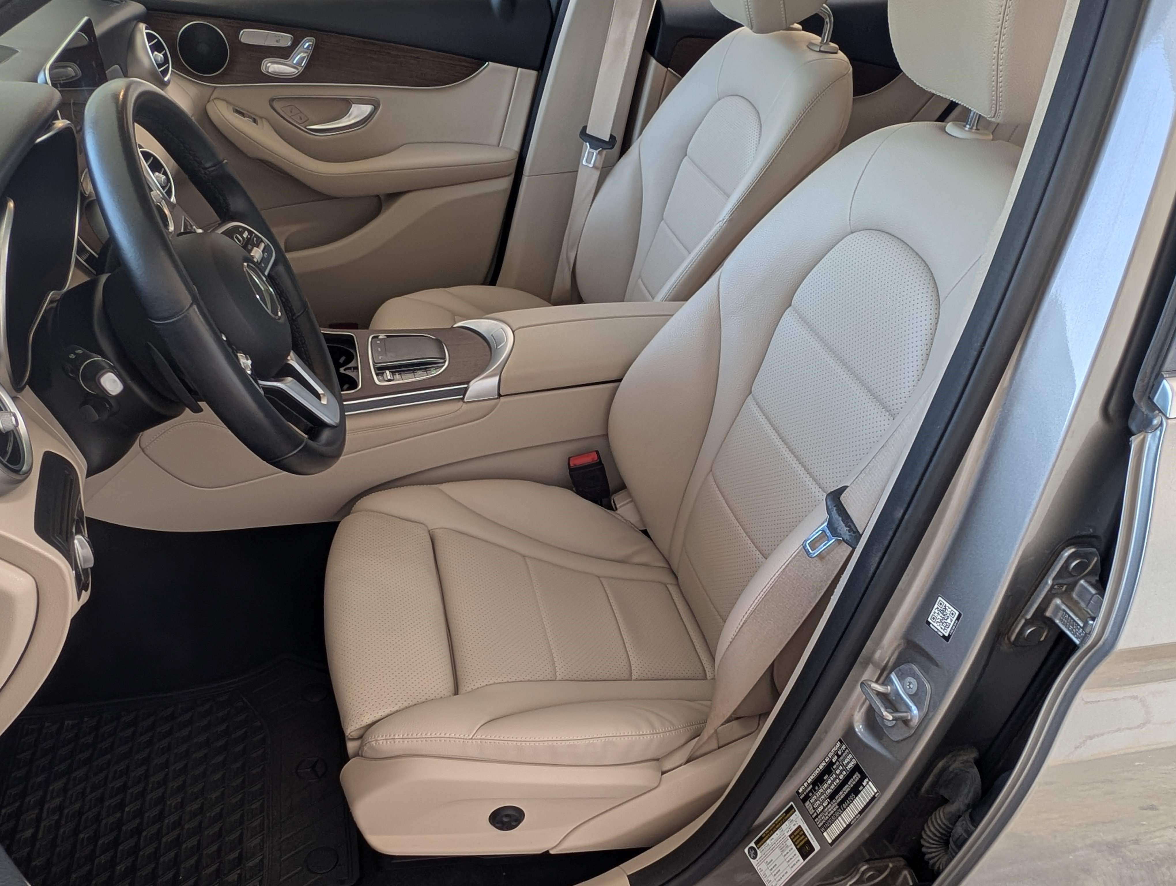 Used 2020 Mercedes-Benz GLC 300 image 17
