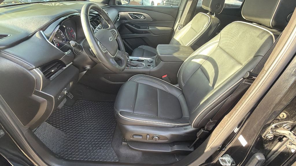 Certified 2023 Chevrolet Traverse Premier w/ Redline Edition image 13