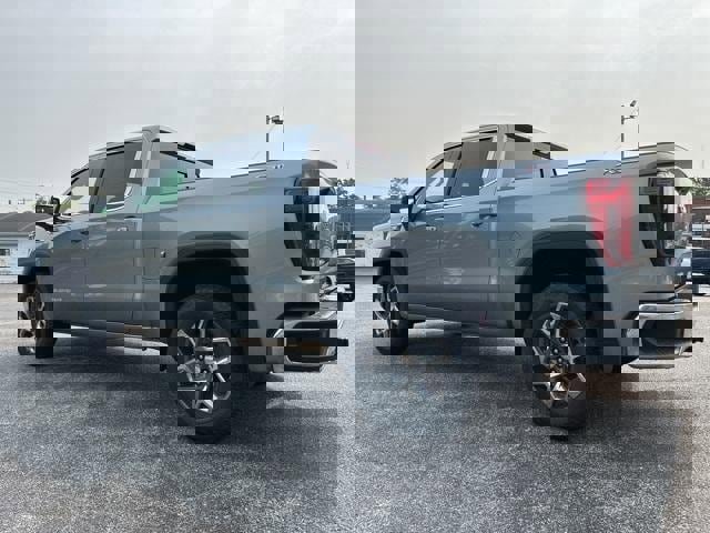 New 2026 GMC Sierra 1500 SLE image 10