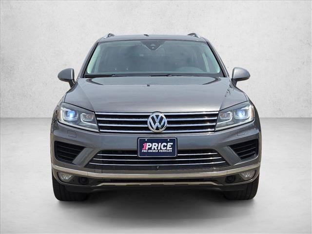 Used 2016 Volkswagen Touareg Executive AWD/4WD image 2