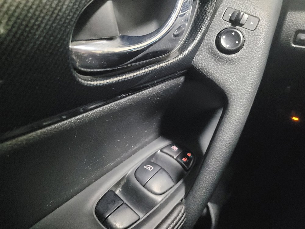 Used 2016 Nissan Rogue SL w/ SL Premium Package image 27