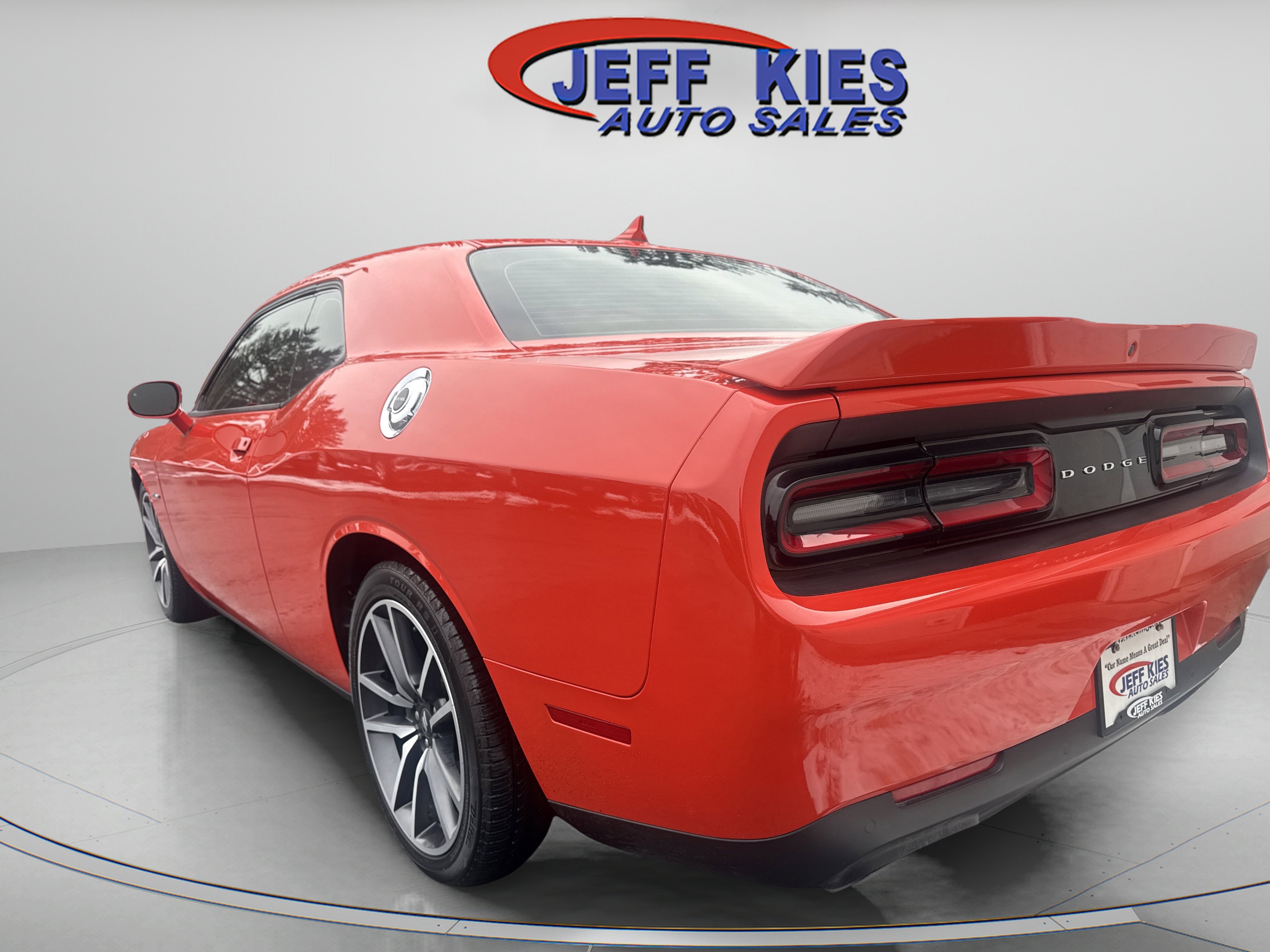 Used 2022 Dodge Challenger R/T w/ Plus Package image 7