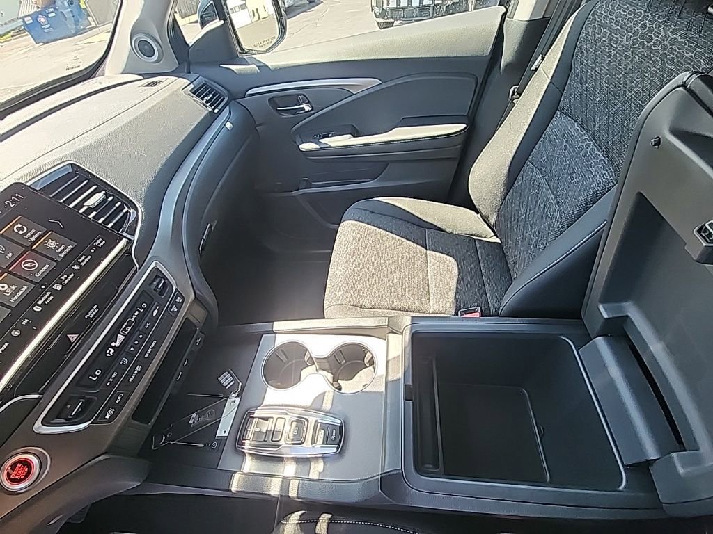 Certified 2024 Honda Ridgeline Sport image 25