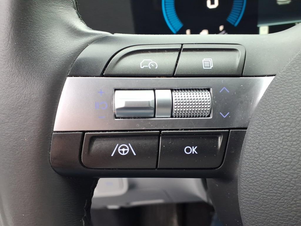 Used 2025 Hyundai Kona SEL image 16