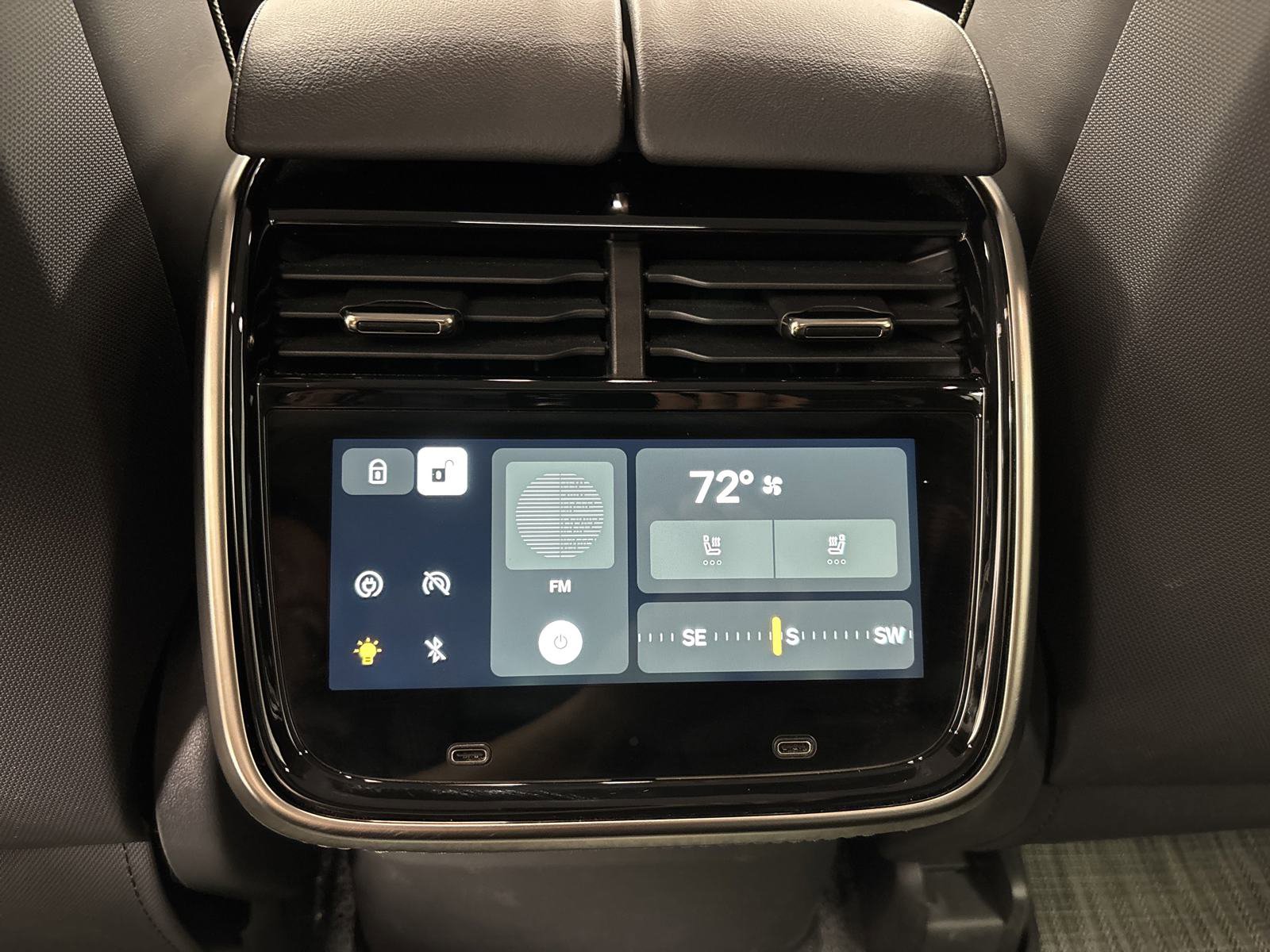 Used 2024 Rivian R1S Adventure image 22