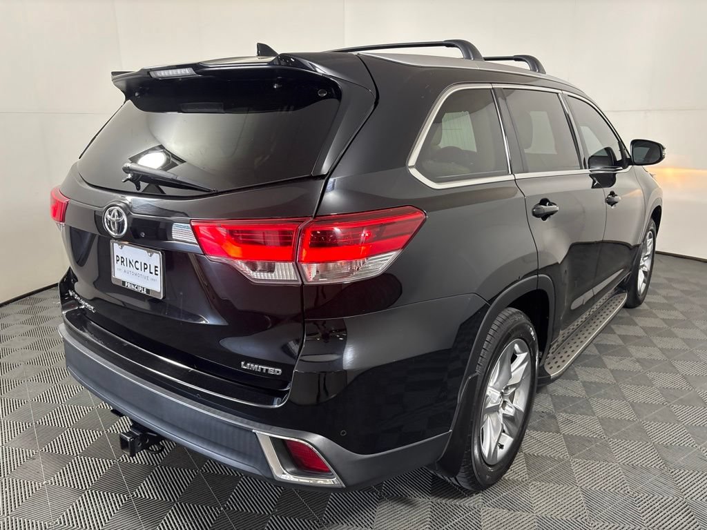 Used 2017 Toyota Highlander Limited FWD image 5