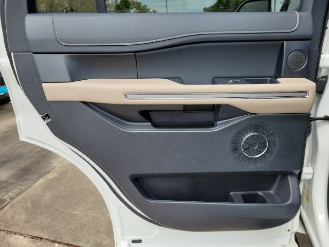 Used 2024 Ford Expedition Limited RWD image 15