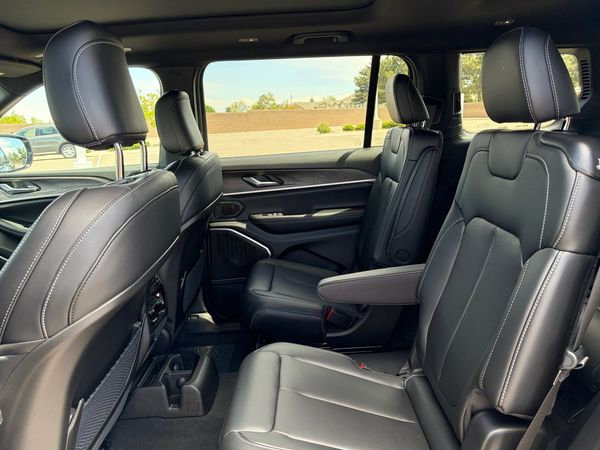 New 2026 Jeep Grand Cherokee L Limited w/ Limited Altitude Package AWD/4WD image 21