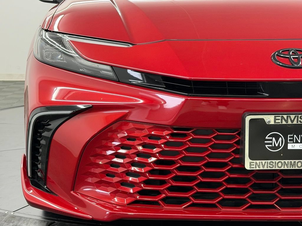 Used 2025 Toyota Camry XSE FWD image 9