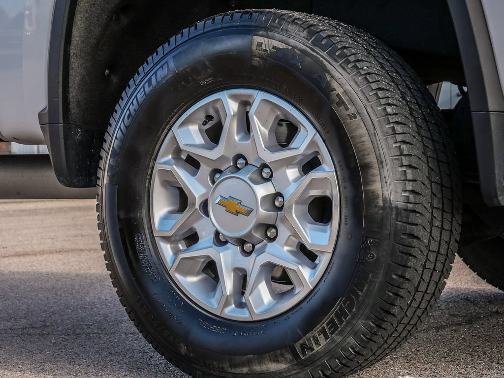 Used 2024 Chevrolet Silverado 2500 LTZ w/ LTZ Convenience Package AWD/4WD image 9