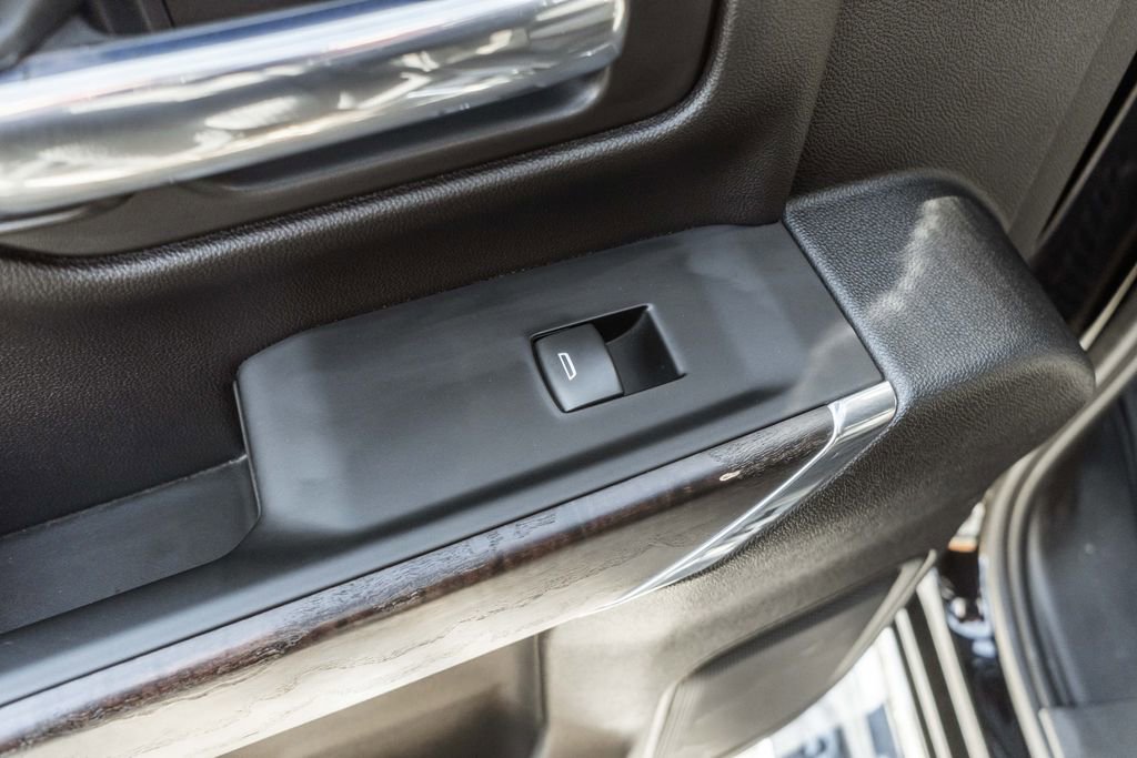 Used 2023 GMC Sierra 3500 Denali w/ Denali Ultimate Package image 35