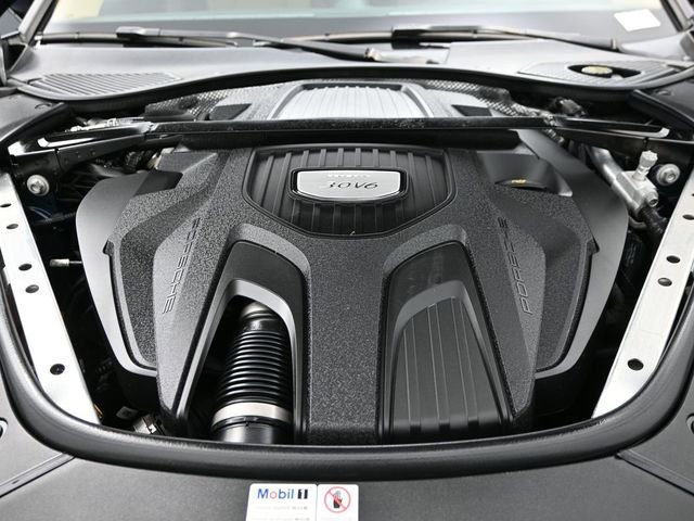 Used 2019 Porsche Panamera 4 w/ Premium Package image 34