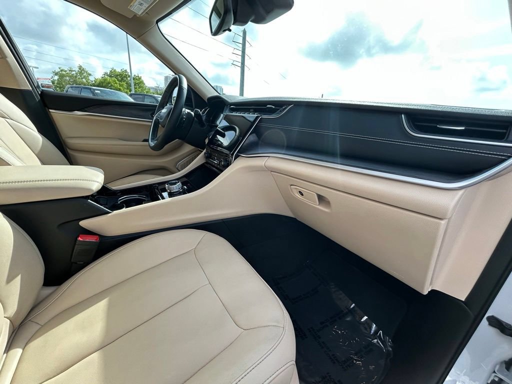 Certified 2022 Jeep Grand Cherokee L Limited RWD image 33