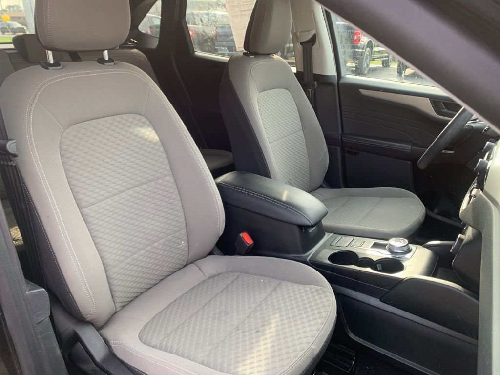 Used 2022 Ford Escape SE w/ Cold Weather Package image 11