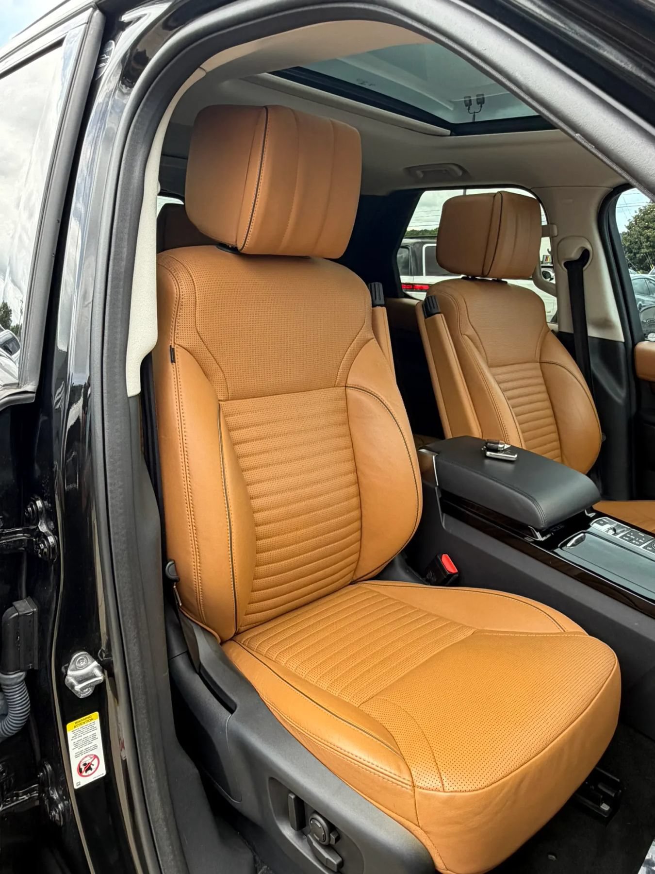 Used 2017 Land Rover Discovery HSE Luxury AWD/4WD image 19