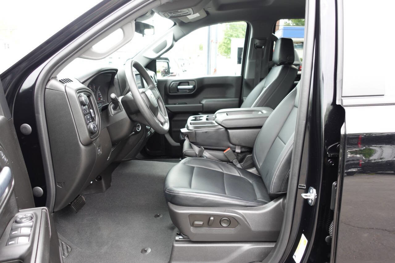 Used 2023 Chevrolet Silverado 1500 Custom w/ LPO, Dark Essentials Package AWD/4WD image 17
