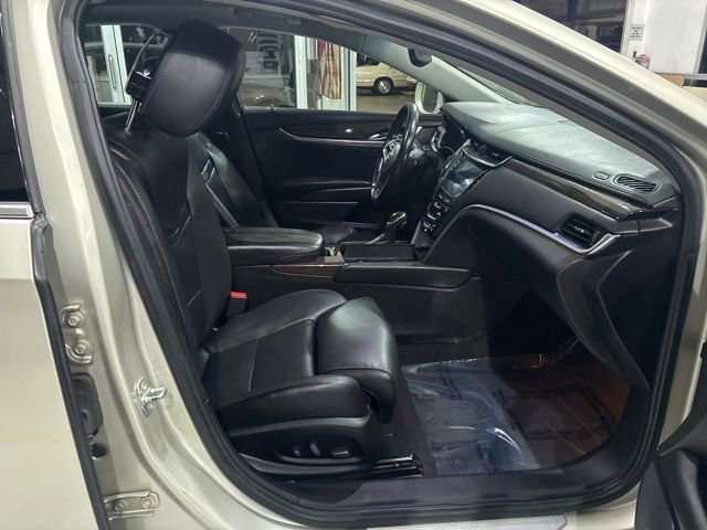 Used 2013 Cadillac XTS Luxury image 32
