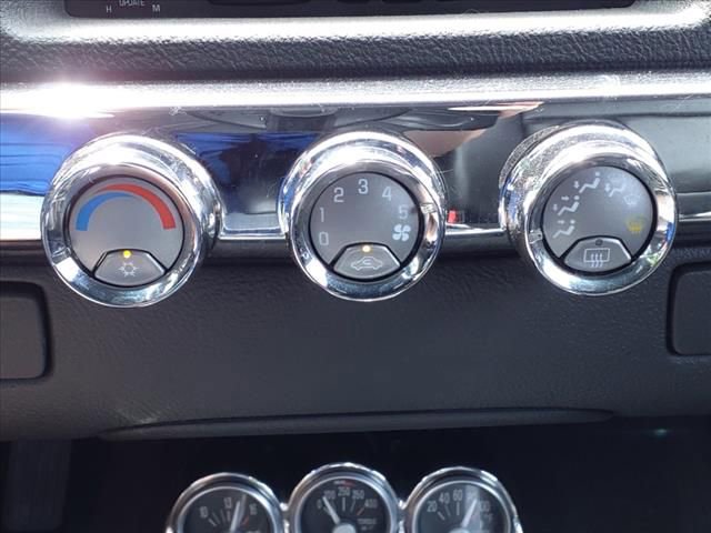 Used 2006 Chevrolet SSR w/ Preferred Equipment Group image 17