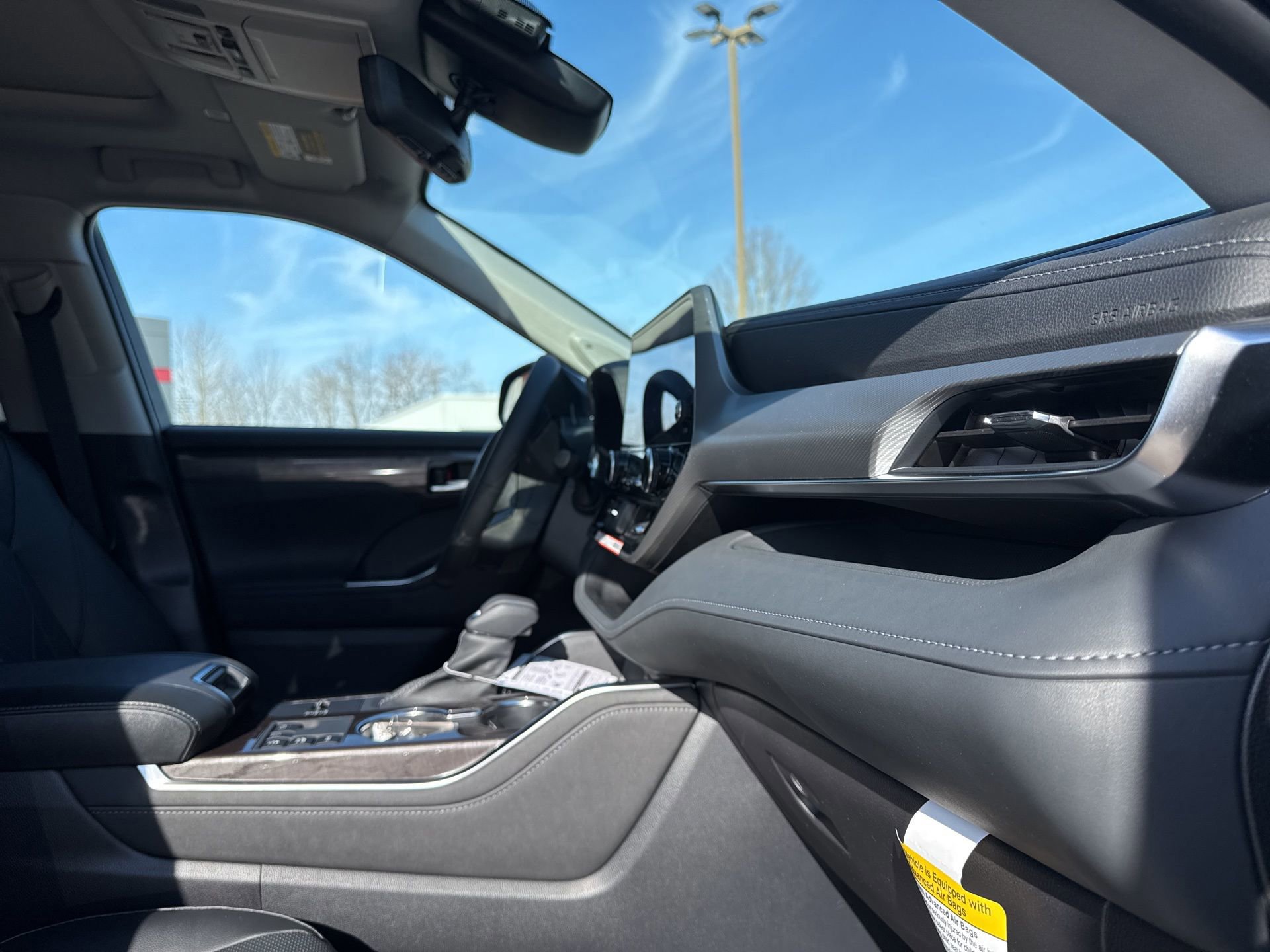 New 2026 Toyota Highlander Platinum image 12