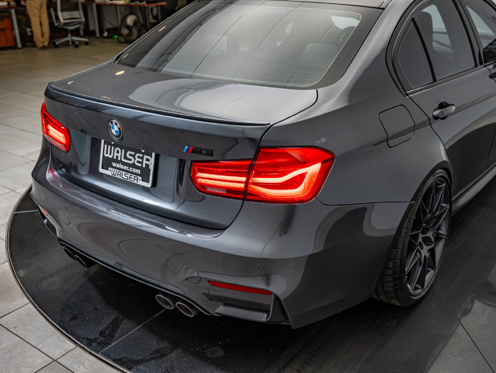 Used 2018 BMW M3 RWD image 19