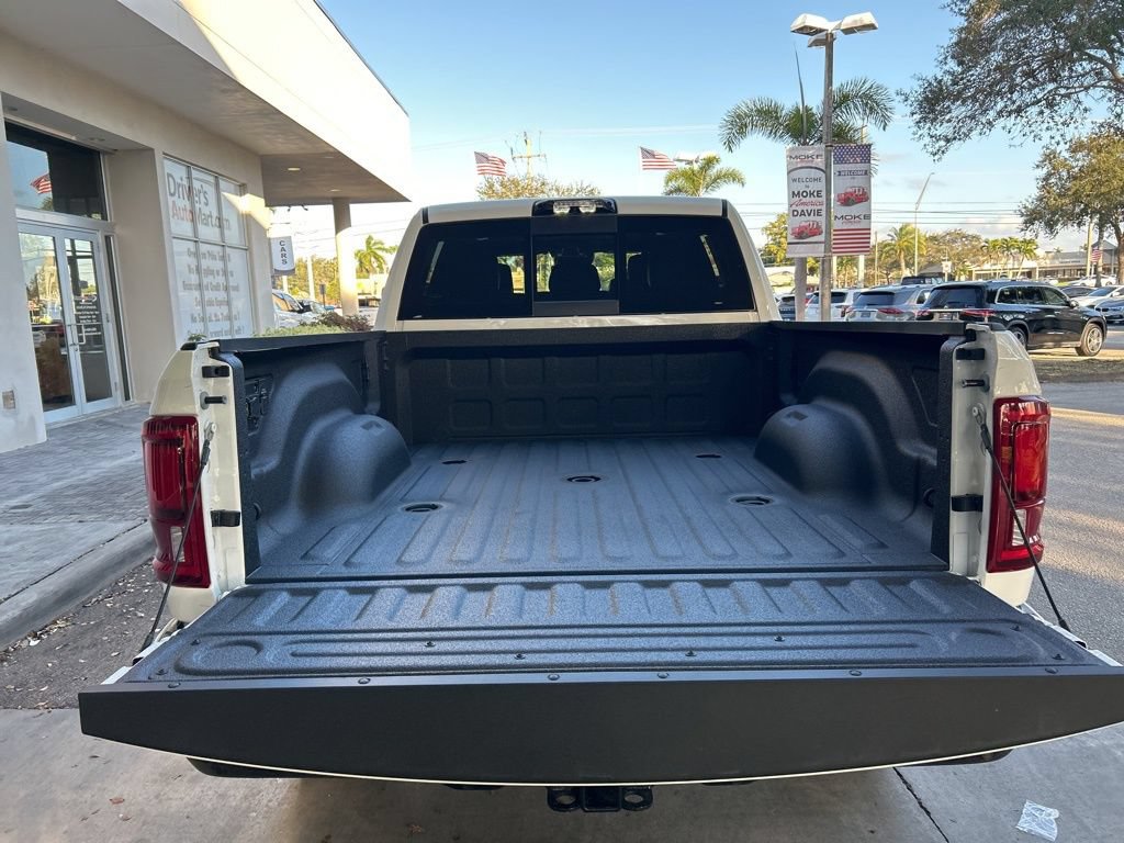 New 2026 RAM 3500 Limited AWD/4WD image 40