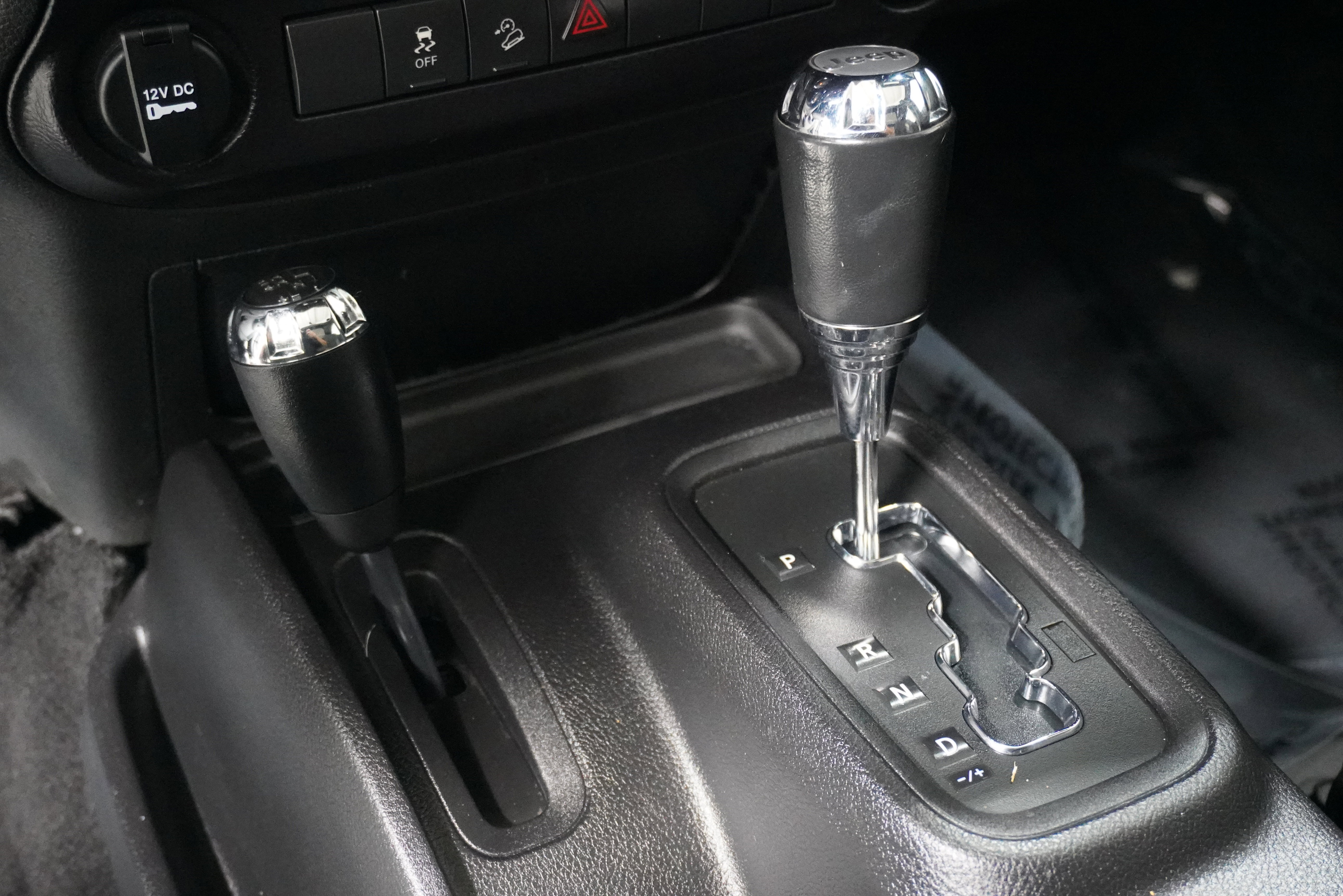 Used 2015 Jeep Wrangler Unlimited Sport w/ Connectivity Group image 20