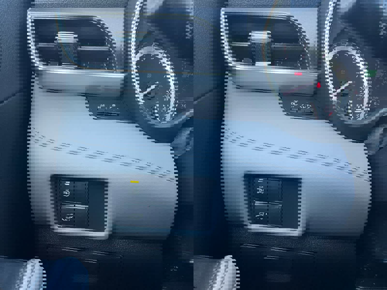 Used 2022 Toyota Highlander XLE image 23