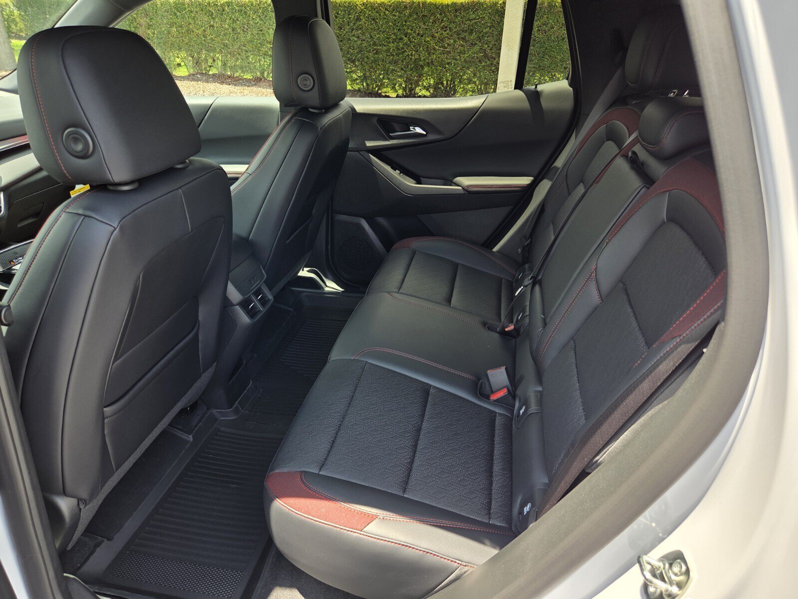 New 2027 Chevrolet Equinox RS w/ LPO, Floor Liner Package AWD/4WD image 6