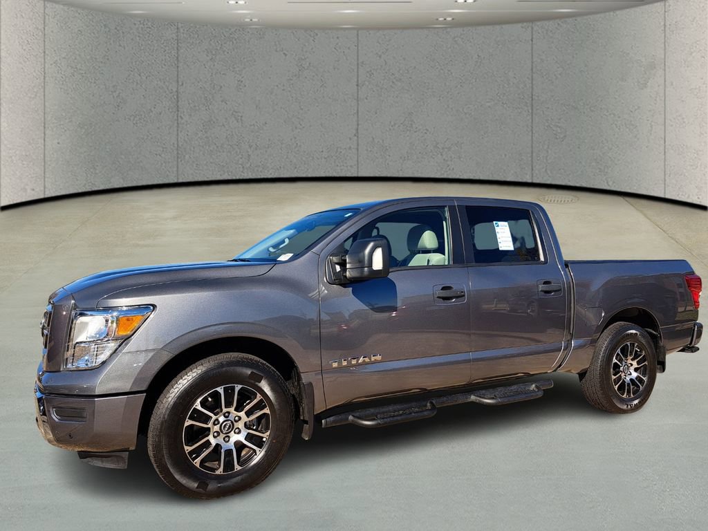 Used 2024 Nissan Titan SV w/ SV Convenience Package image 8