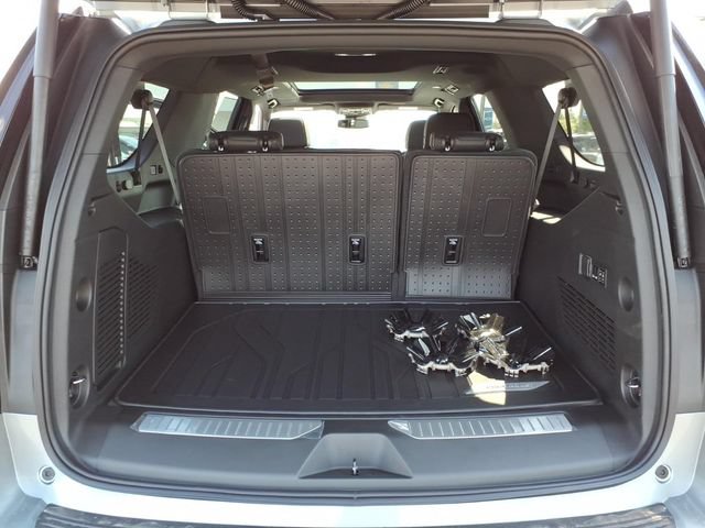 New 2026 Chevrolet Suburban RST w/ RST Capability Package AWD/4WD image 12