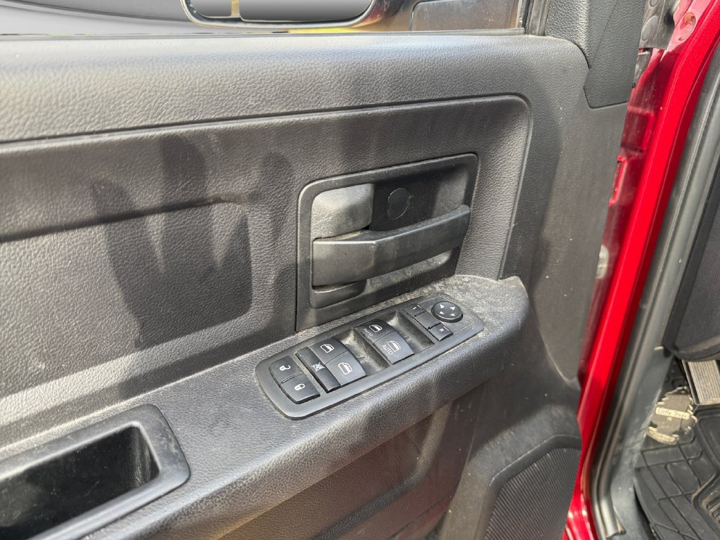 Used 2014 RAM 1500 Express AWD/4WD image 18